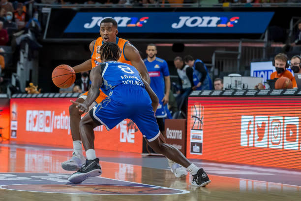 詹俊指出 詹俊指出