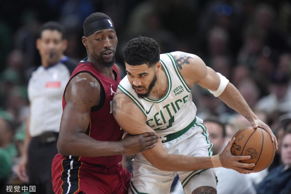 他在加盟首 他在加盟首