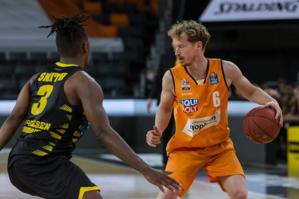 中教练与俱 中教练与俱